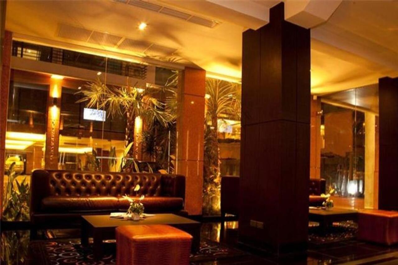 Pietra Bangkok Hotel Exterior foto