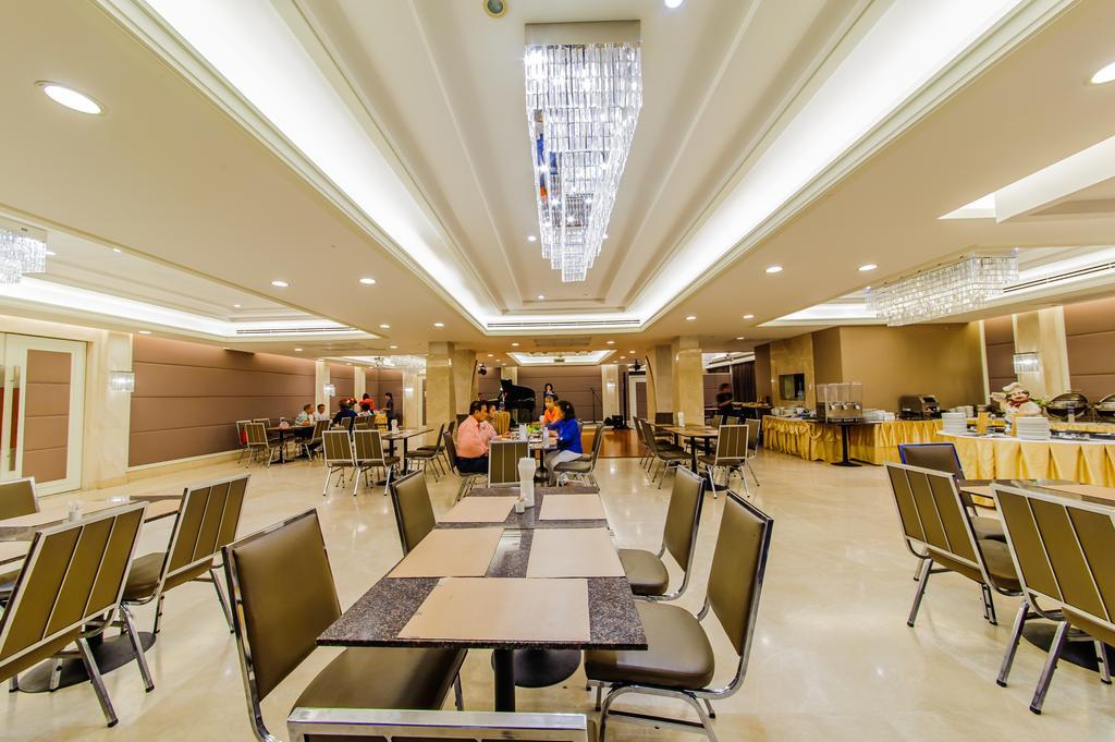 Pietra Bangkok Hotel Exterior foto